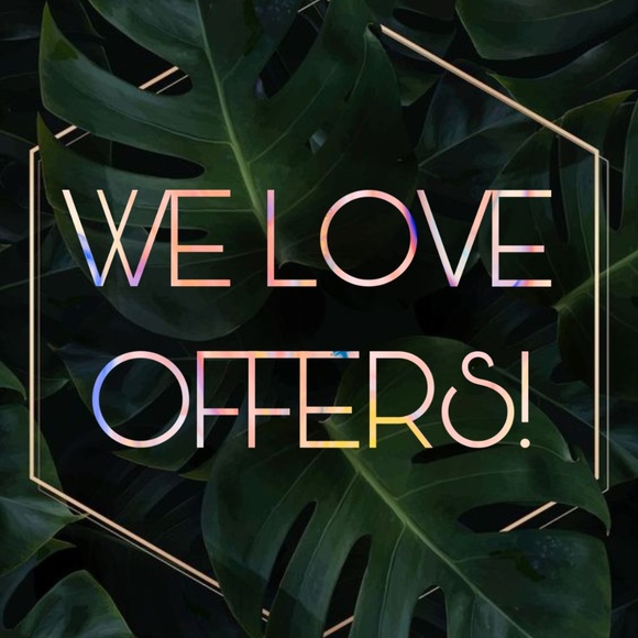 ✨MAKE US AN OFFER✨ - Picture 1 of 1